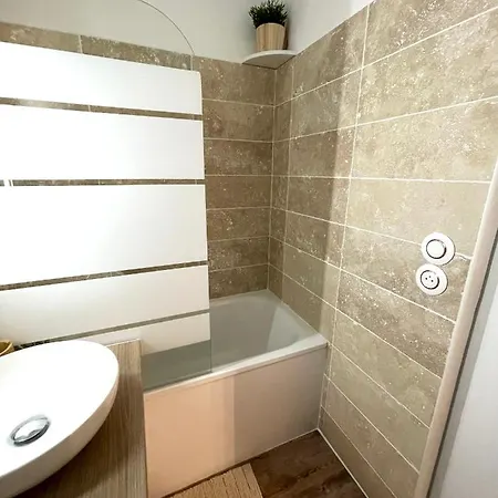 Appart Cosy 4 Personnes, A 400m De La Apartment Bormes-les-Mimosas